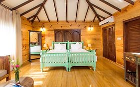 Amritara Aura Resort & Spa